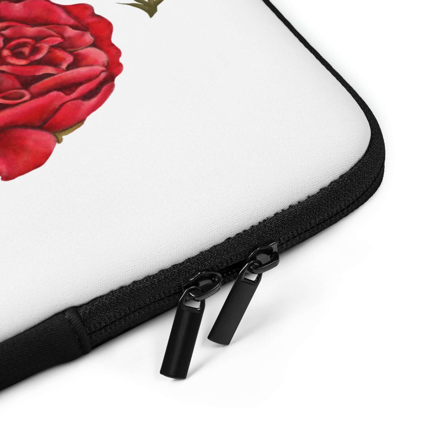 detail of double zipper of 13'' laptop sleeves with red rose design 